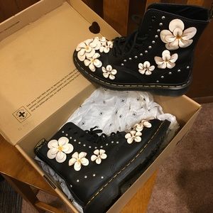 Dr Martens Shoes Dr Martens 1460 Pascal 3d Flower Boots 9